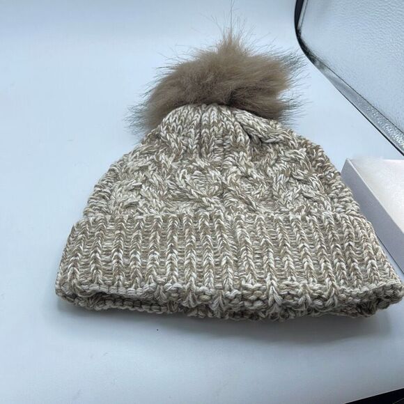 NWT L.I.B. New York thick cable knit beanie with pompom - Picture 6 of 7